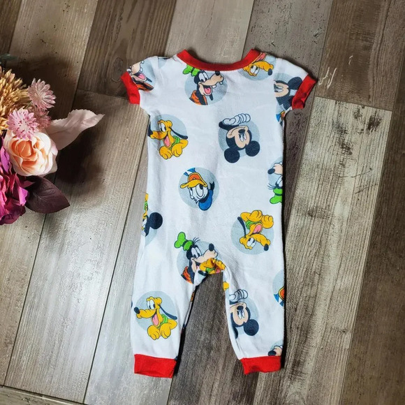 Disney Baby Mickey and Friends Short Sleeve Onesie Size 6 Months - Picture 8 of 8